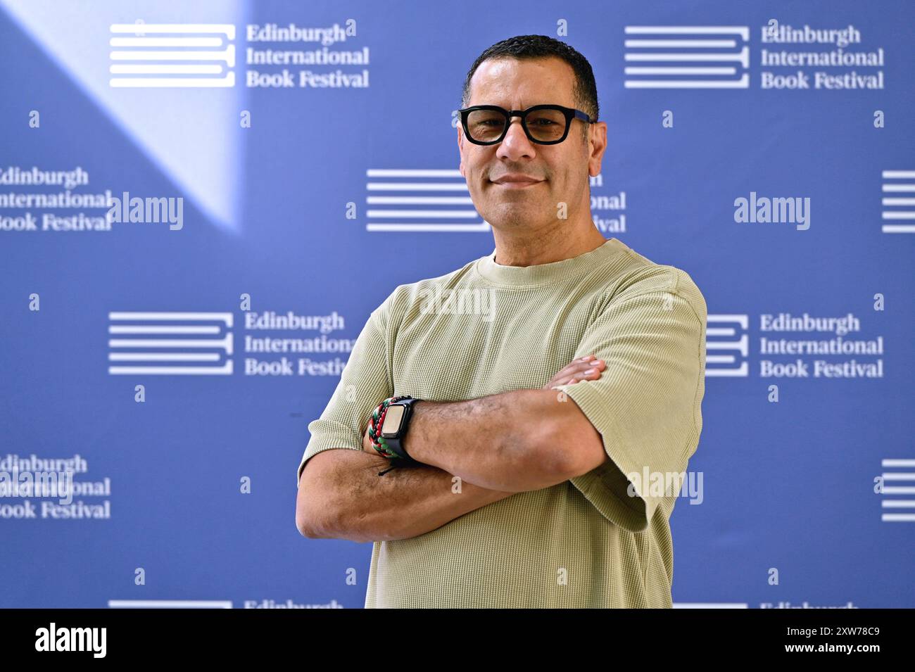 Édimbourg, Écosse, Royaume-Uni. 18 août 2024. Festival international du livre d'Édimbourg : Sami Tamimi, chef et restaurateur palestinien, à l'appel photo officiel. Crédit : Craig Brown/Alamy Live News Banque D'Images