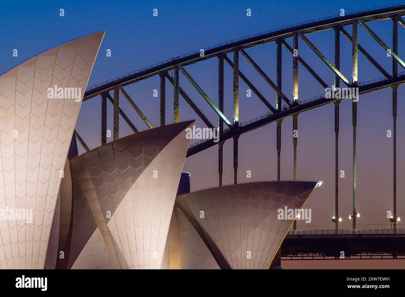 Détails architecturaux de l'Opéra de Sydney et du Harbour Bridge de Sydney, en Australie. Banque D'Images