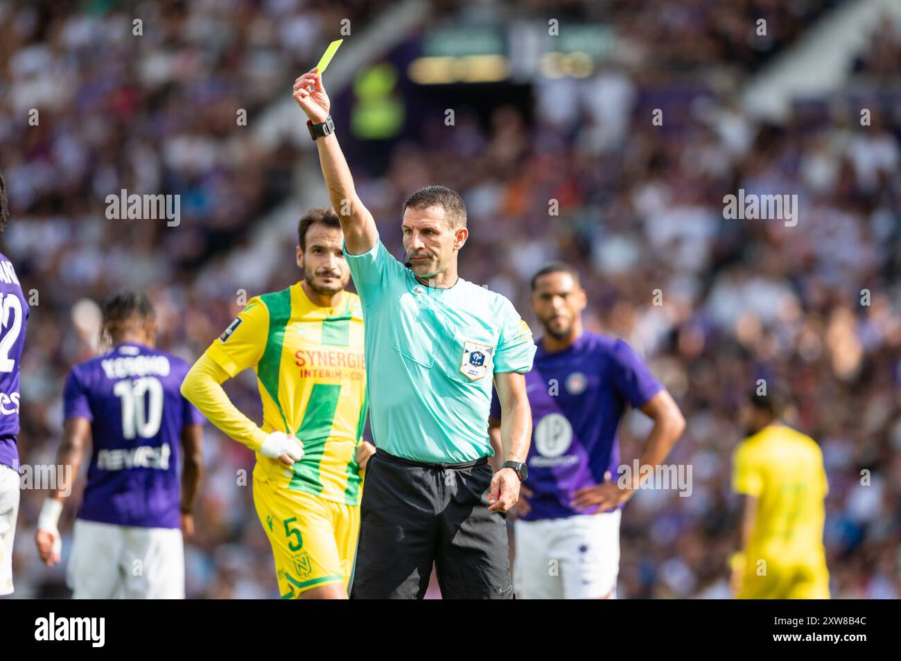 Toulouse, France, 18/08/2024, arbitre Jeremy Stinat lors du match de football de Ligue 1 entre Toulouse FC et FC Nantes le 18 août 2024 au stade Toulouse à Toulouse, France Banque D'Images