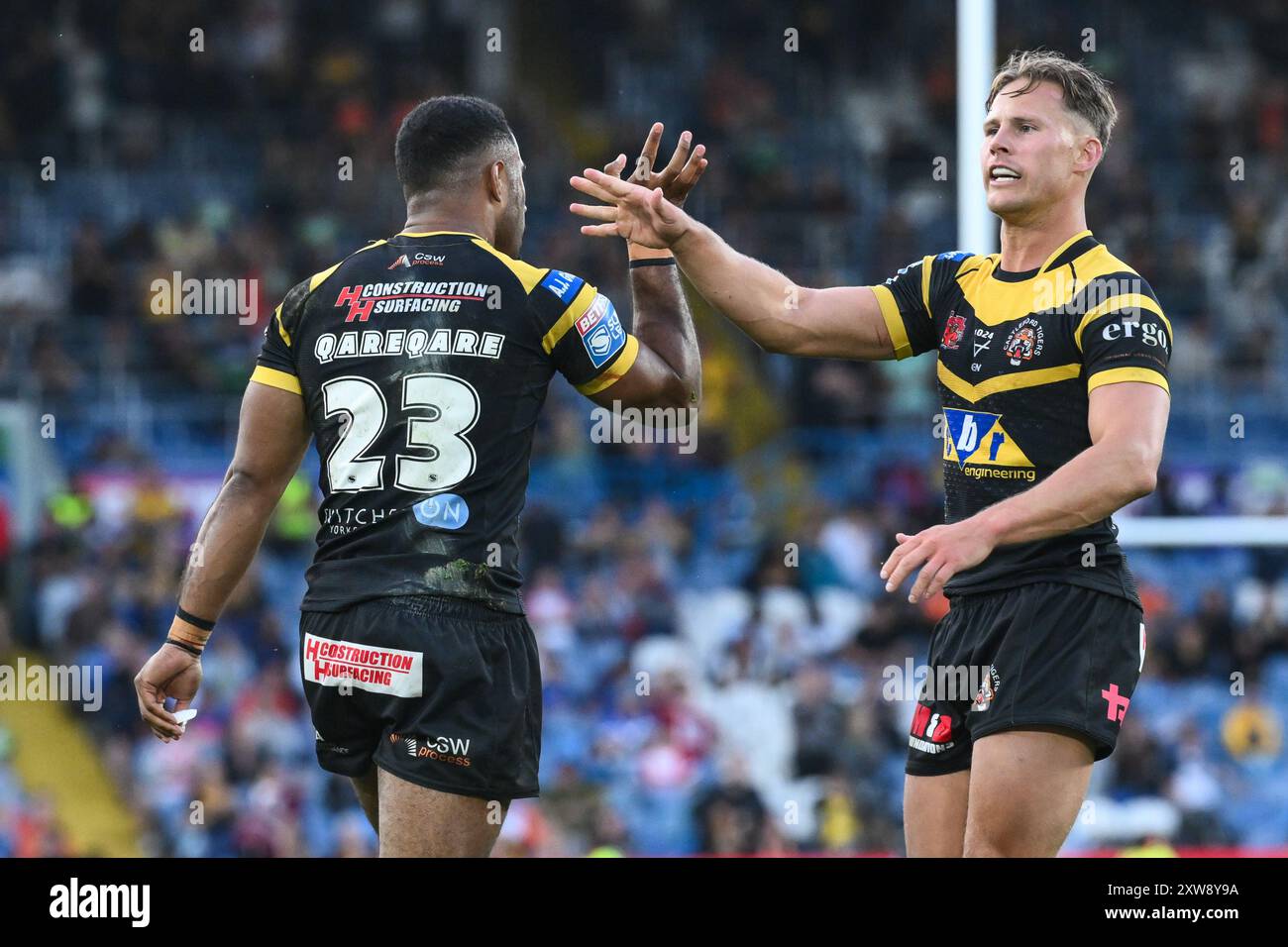 Jason Qareqare de Castleford Tigers célèbre son essai lors du match Magic Weekend Huddersfield Giants vs Castleford Tigers à Elland Road, Leeds, Royaume-Uni, le 18 août 2024 (photo par Craig Thomas/News images) dans, le 18/08/2024. (Photo de Craig Thomas/News images/SIPA USA) crédit : SIPA USA/Alamy Live News Banque D'Images