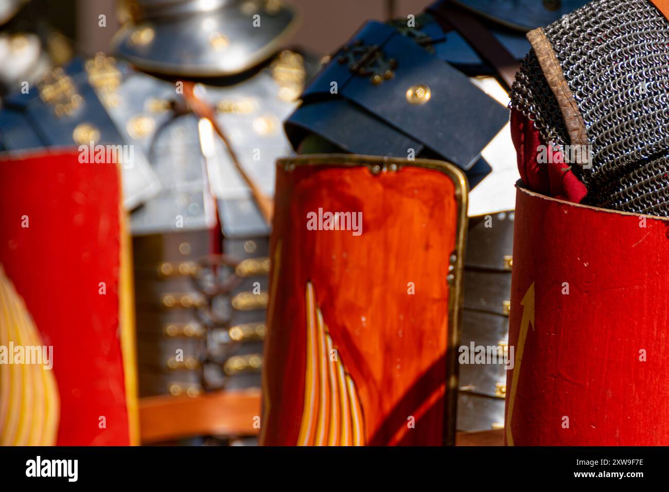 focus sélectif, légionnaires romains dans un acte de récréation historique sur l'époque romaine Banque D'Images