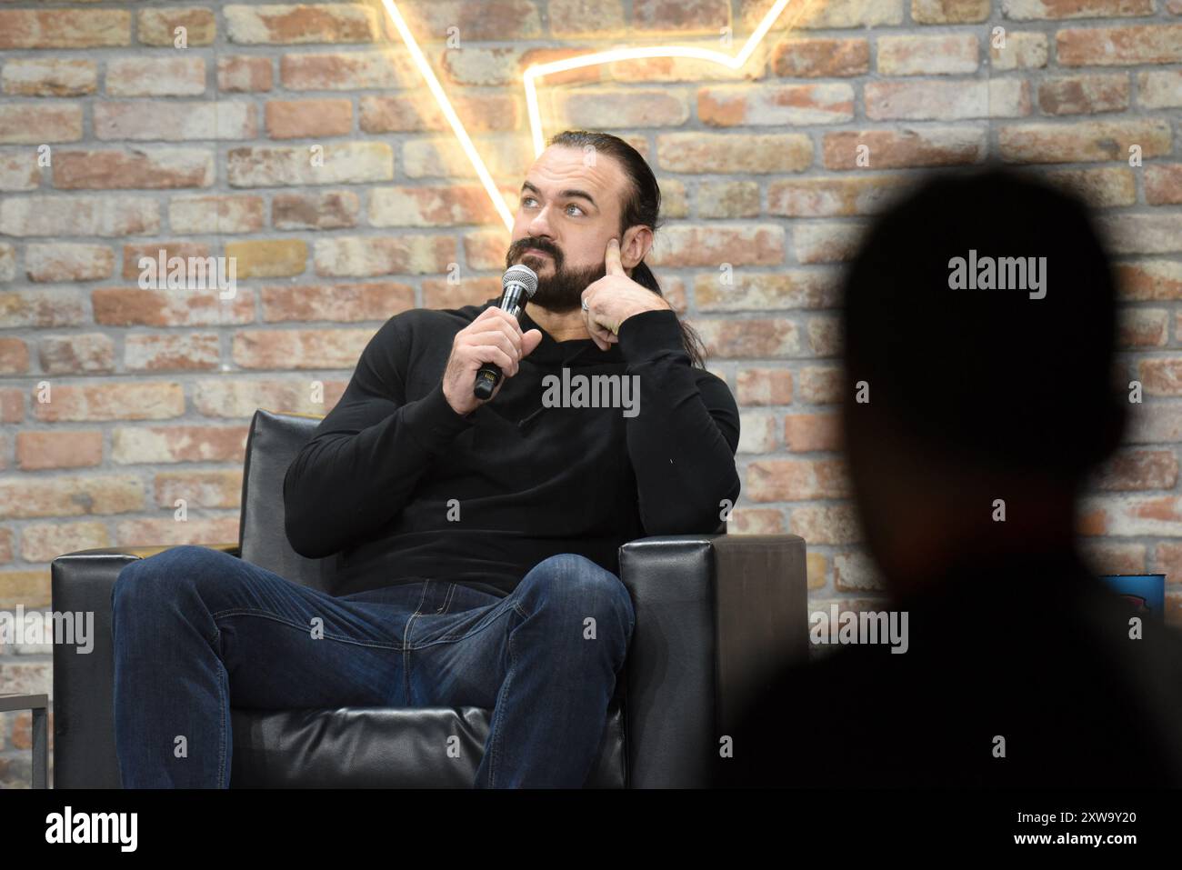 Drew McIntyre participe au Fanatics Fest NYC, États-Unis. , . (Photo par Efren Landaos/ Credit : Sipa USA/Alamy Live News Banque D'Images