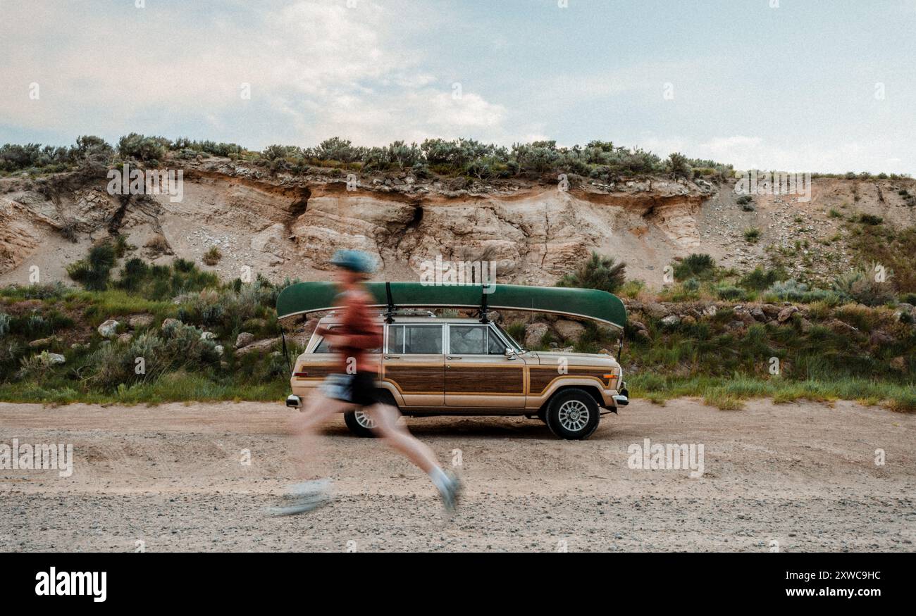 Aventure de trail running avec Jeep Vintage Banque D'Images