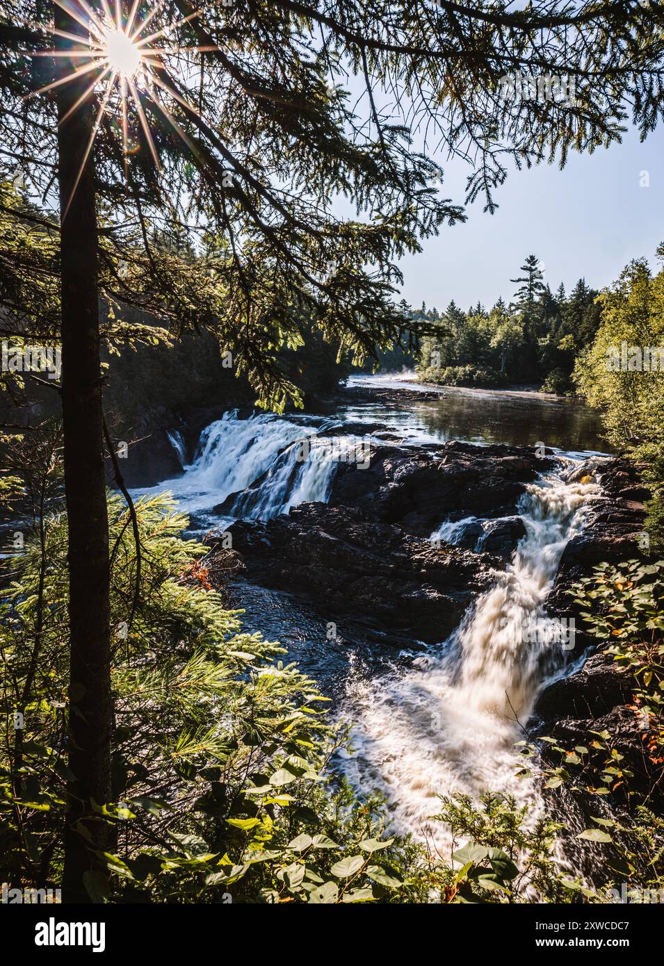 Chute d'eau de Grand Falls sur la rivière Dead près de The Forks, Maine Banque D'Images
