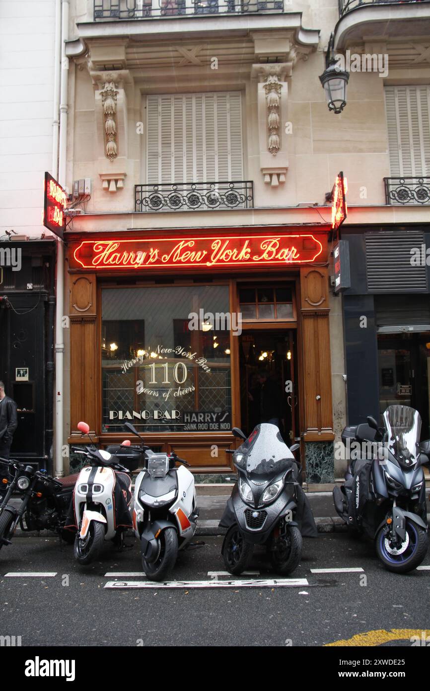 Entrée de la rue au Harry's New York Bar à Paris, France Banque D'Images