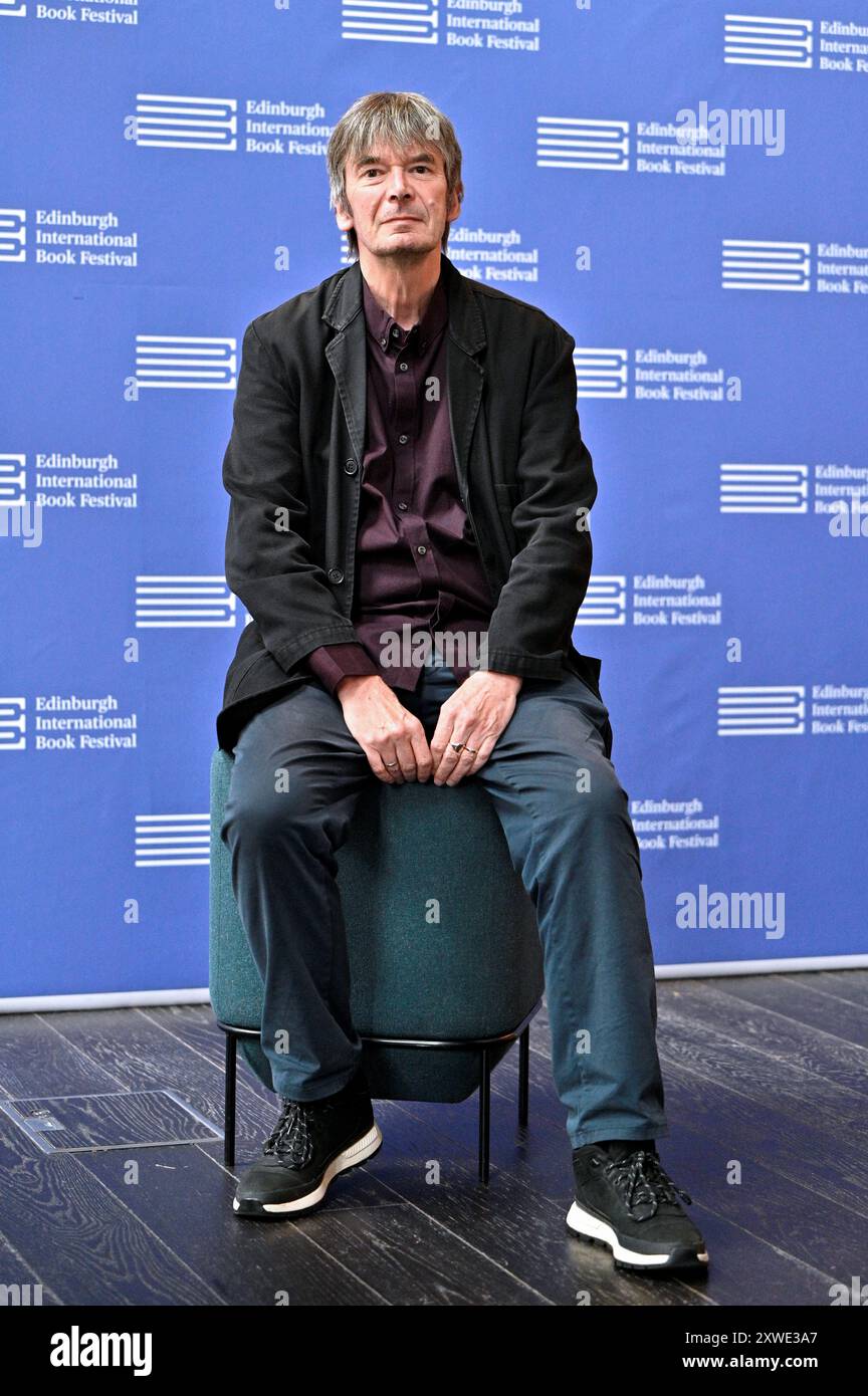 Édimbourg, Écosse, Royaume-Uni. 19 août 2024. Festival international du livre d'Édimbourg : Ian Rankin, écrivain écossais du crime, lors de l'appel photo officiel. Crédit : Craig Brown/Alamy Live News Banque D'Images