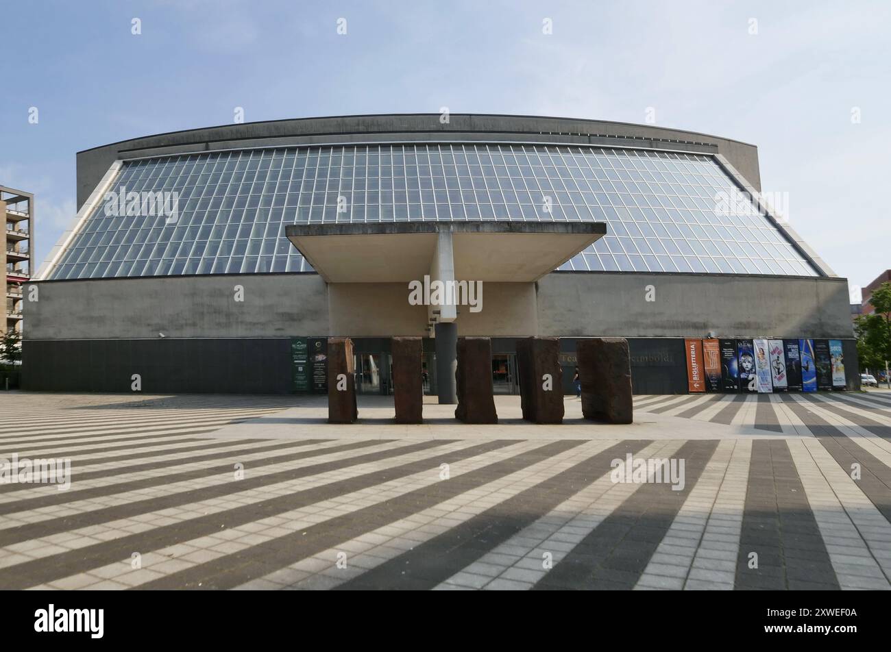 Théâtre Arcimboldi dans le quartier de Bicocca, à Milan, Lombardie, Italie Banque D'Images