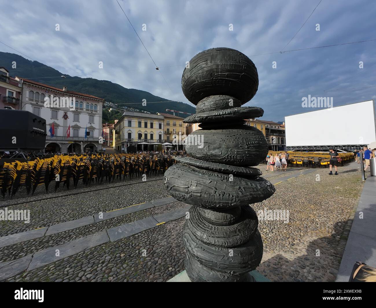 LOCARNO, SUISSE - 15 AOÛT 2024 : 77e édition du festival international du film de Locarno sur la place principale Piazza Grande Banque D'Images