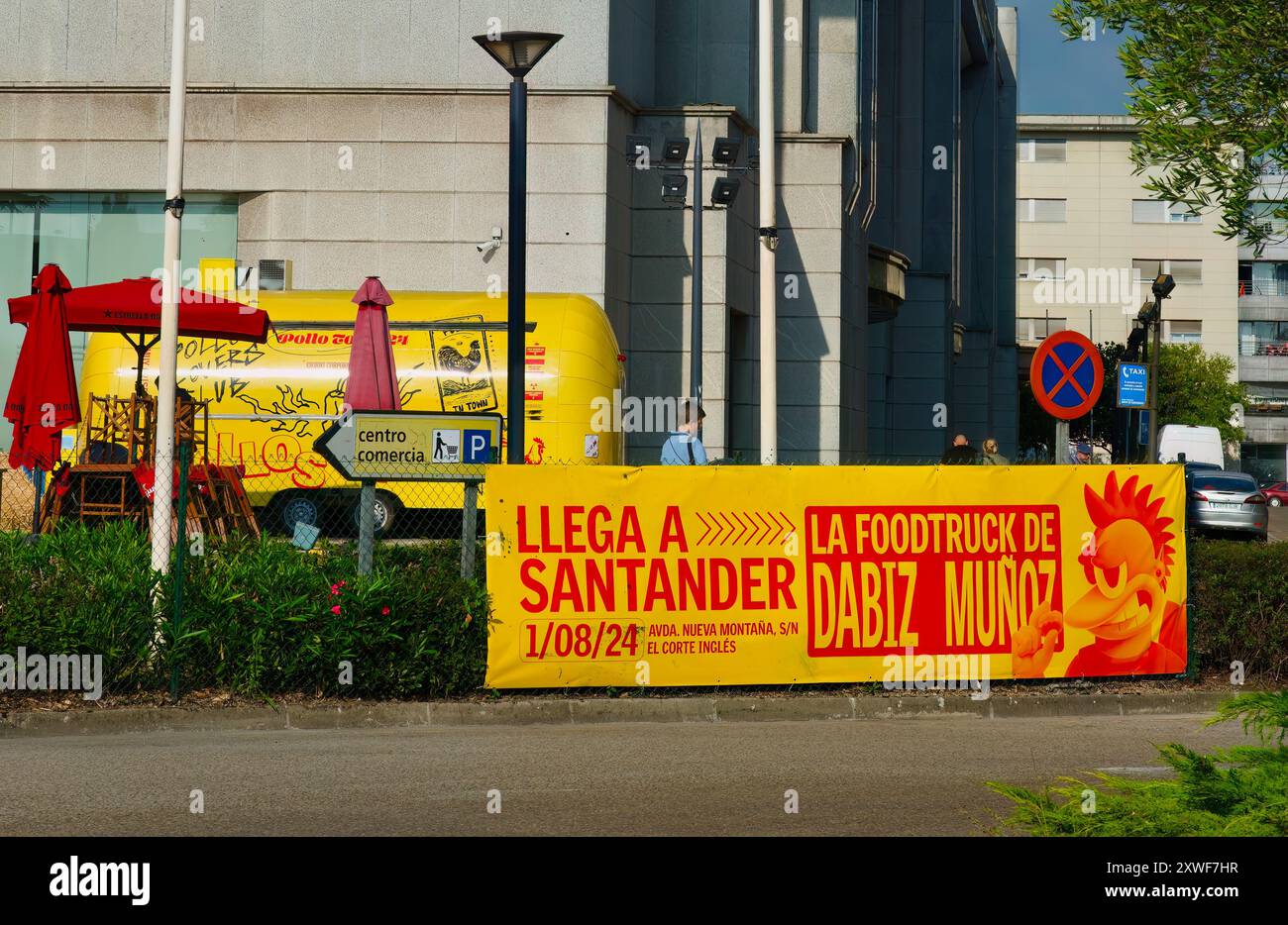 Pollos Munoz food truck de la célèbre étoile Michelin chef espagnol Dabiz Munoz au grand magasin El Corte Ingles août 2024 Santander Cantabrie Espagne Banque D'Images