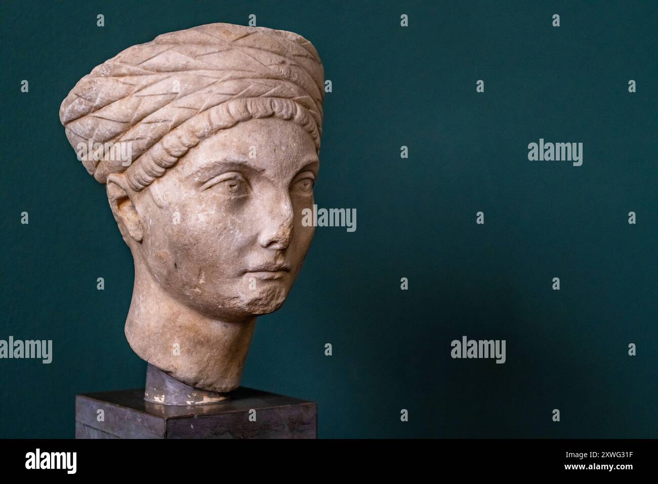 Ancien buste romain d'une femme au NY Carlsberg Glyptotek à Copenhague, Danemark Banque D'Images