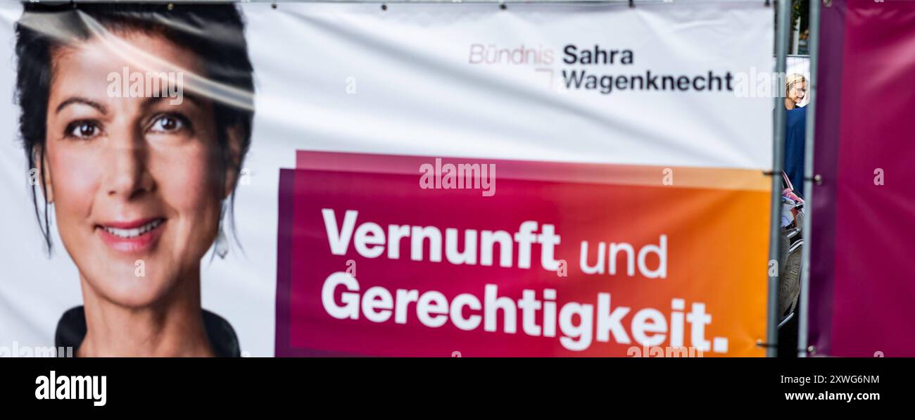 19.08.2024, GER, Actualités / Politk, BSW Buendnis Sahra Wagenknecht Wahlkampf Im Bild Katja Wolf Sahra kommt Thüringer Wahlkampftour-BSW Buendnis Sahra Wagenknecht auf dem Eisenacher Markt gemeinsam mit Katja Wolf Spitzenkandidatin des Buendnisses Sahra Wagenknecht in Thueringen und langjaehrigemeinsen Steffergeetz, Stefferenkerenwen Steffenkanz, Steffenz. 99817 Eisenach Markt / Marktplatz Thüringen Deutschland *** 19 08 2024, GER, News Politics, BSW Alliance Sahra Wagenknecht campagne électorale en image Katja Wolf Sahra vient campagne électorale en Thuringe Banque D'Images