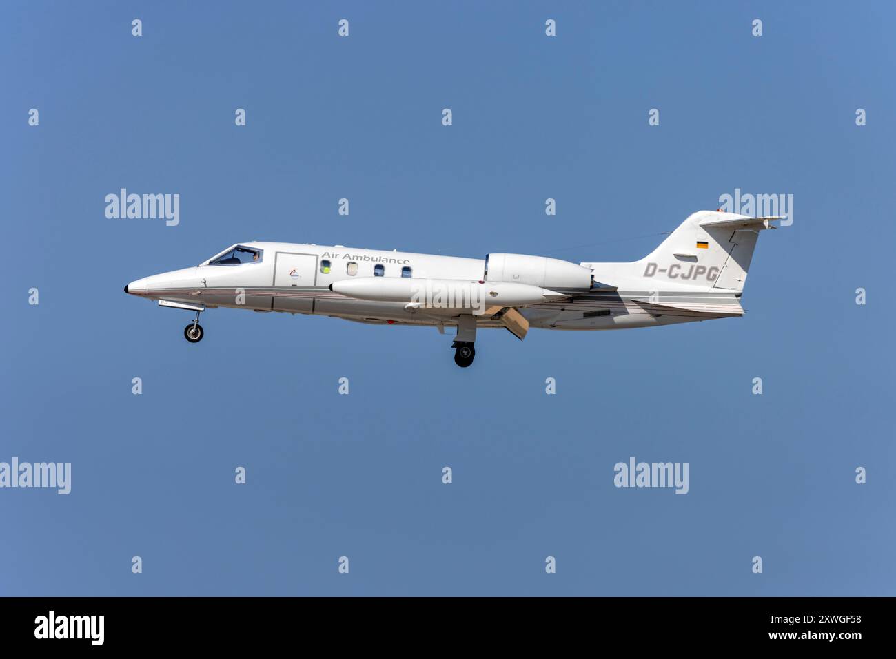 Quick Air Jet Charter Learjet 35A (REG : d-CJPG) sur la piste finale 31. Banque D'Images