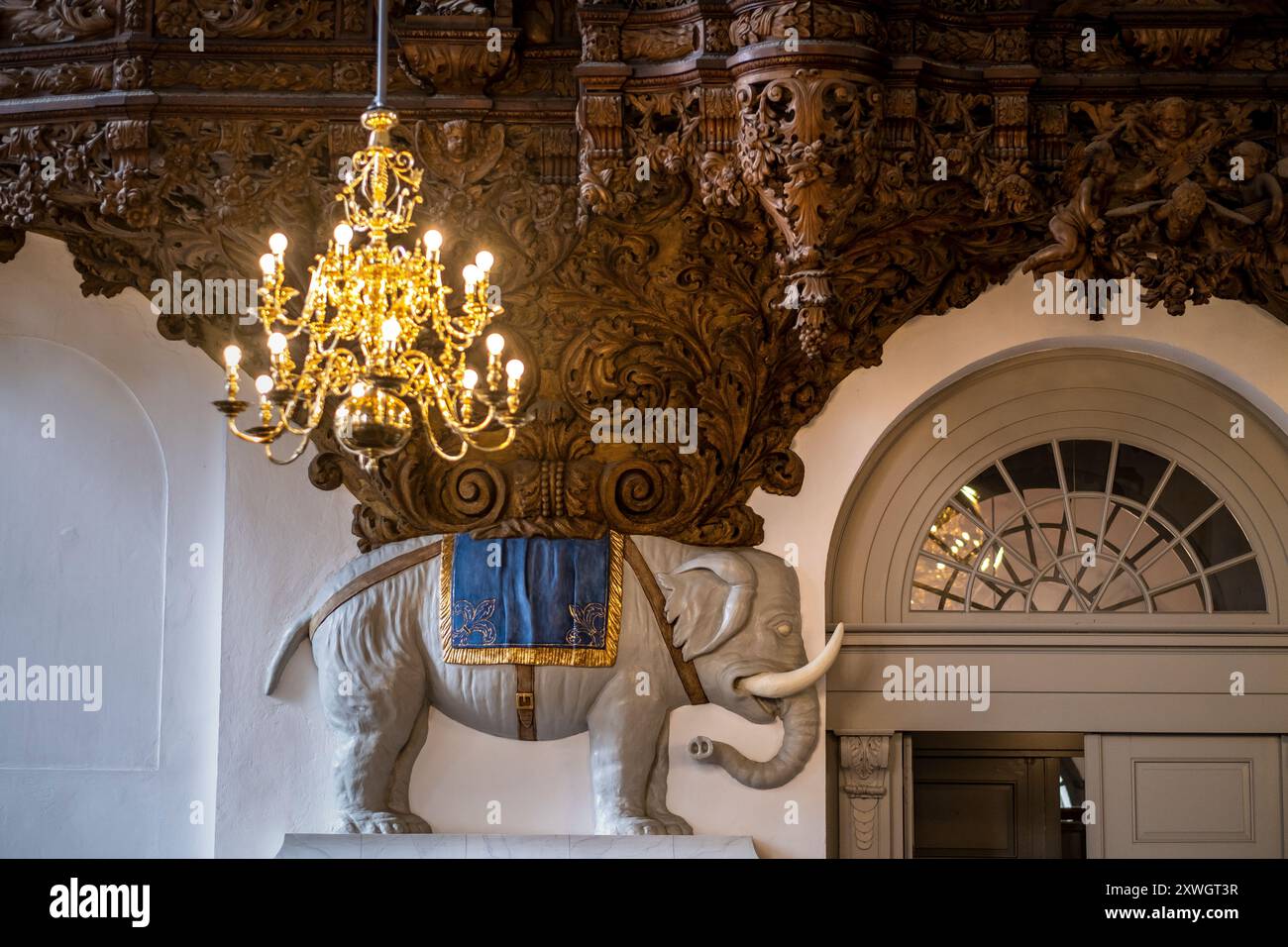 Un éléphant tient un énorme orgue baroque à l'historique Vor Frelsers Kirke (l'église de notre Sauveur) à Copenhague, au Danemark Banque D'Images