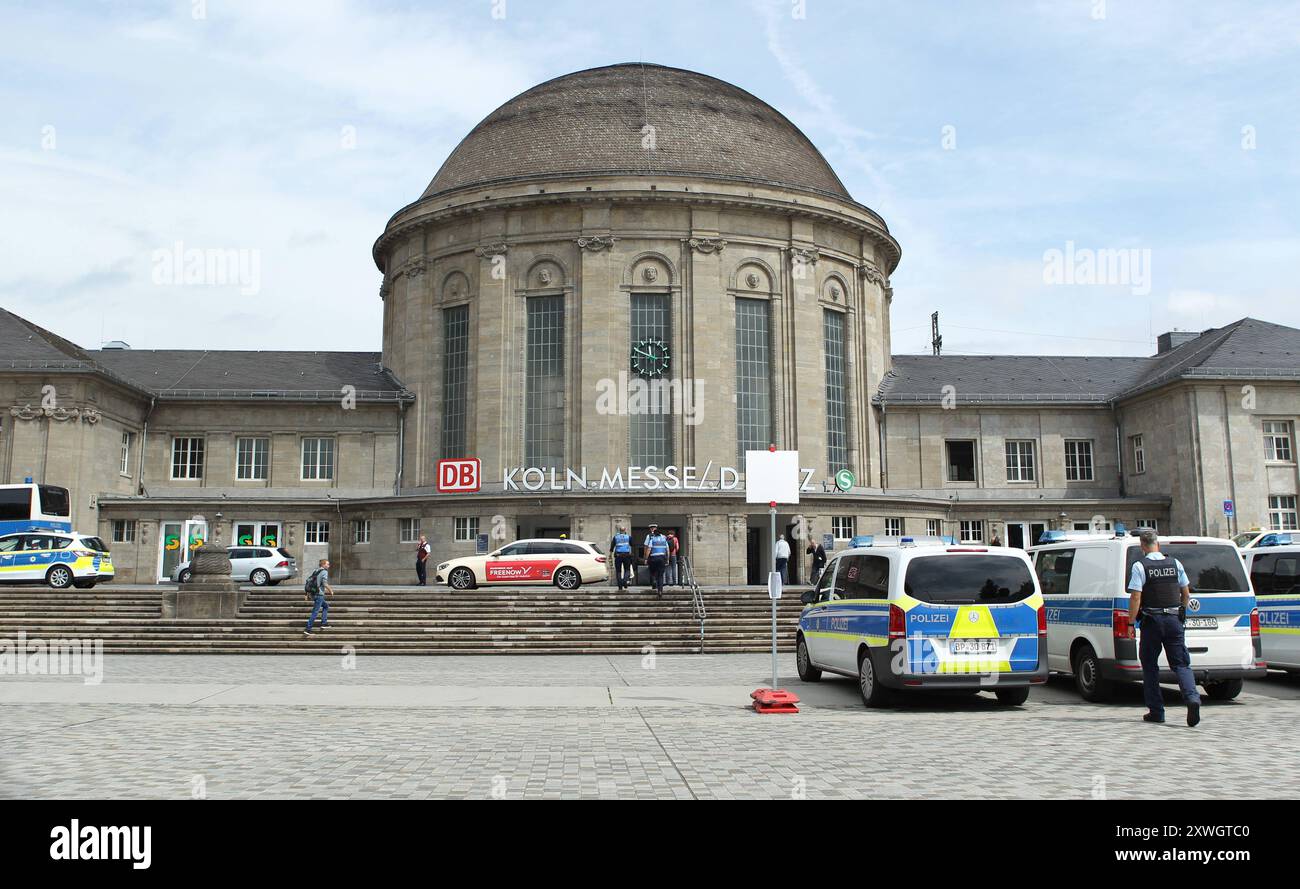 Der Bahnhof Köln Messe/Deutz. Köln Rhénanie-du-Nord-Westphalie *** Cologne Messe Deutz gare Cologne Rhénanie-du-Nord-Westphalie Banque D'Images