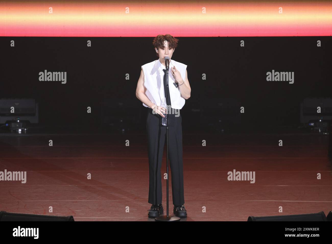 Le chanteur et acteur sud-coréen Kim Sung-kyu organise un concert à Taipei, Taiwan, le 17 août 2024. (Photo par Imaginechina/Sipa USA) crédit : Sipa US/Alamy Live News Banque D'Images