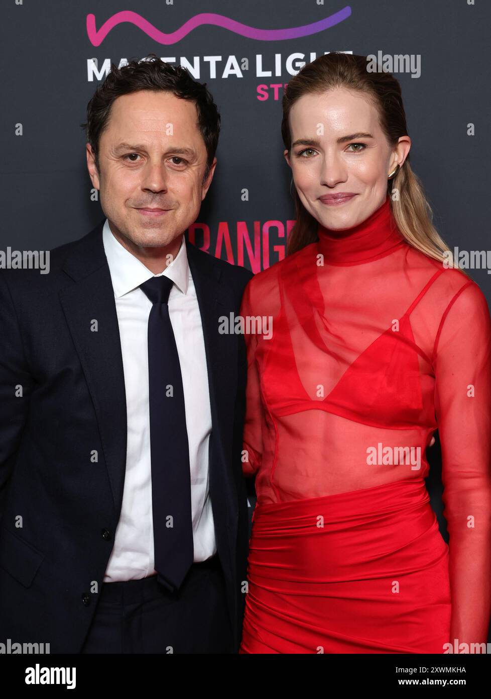 Los Angeles, CA. 19 août 2024. Giovanni Ribisi, Willa Fitzgerald à la première de Strange Darling au DGA Theater de Los Angeles, Californie, le 19 août 2024. Crédit : Faye Sadou/Media Punch/Alamy Live News Banque D'Images