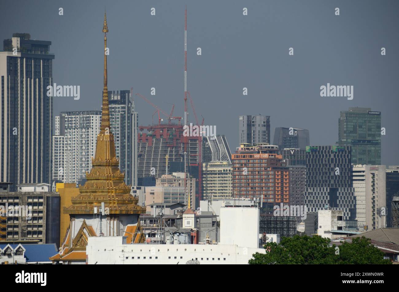 Vue depuis la tour de Chee Chin Khor moral Up-Lifting pour la Fondation Benefiction, Bangkok, Thaïlande Banque D'Images