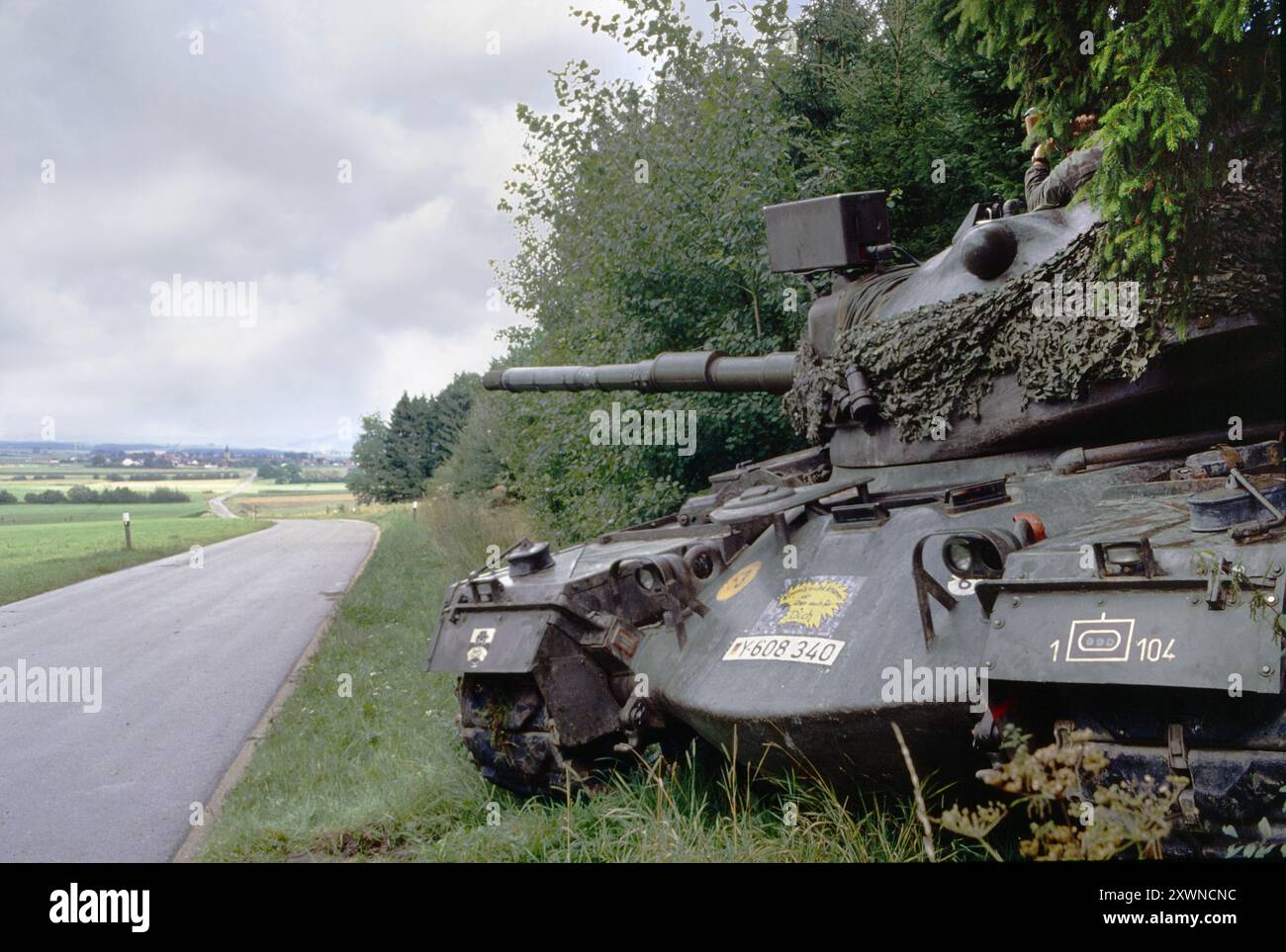 - Exercices de l'OTAN en Allemagne, M 48 Patton char de l'armée allemande (octobre 1985) - esercitazioni OTAN en Germanie, carro armato M 48 Patton dell'Esercito Tedesco (Ottobre 1985) Banque D'Images