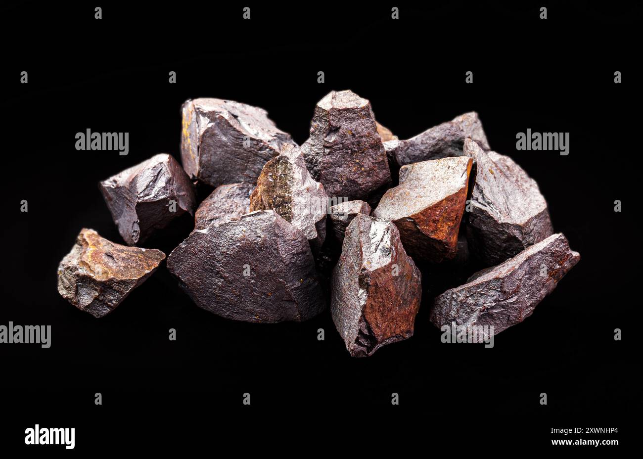 minerai de fer utilisé dans l'industrie métallurgique et la construction civile, concept d'extraction minérale Banque D'Images