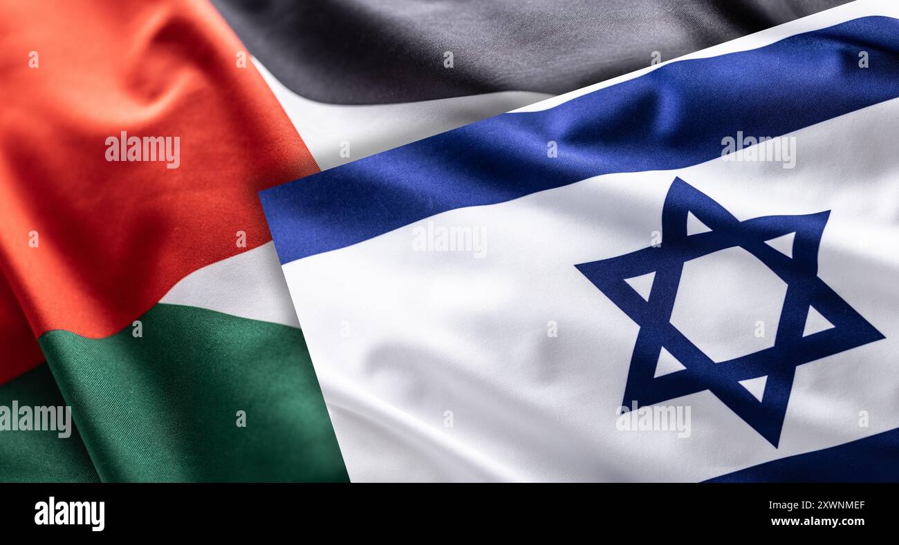 Drapeau palestinien et israélien ensemble. Conflit dans la bande de Gaza entre Israël et la Palestine. Banque D'Images