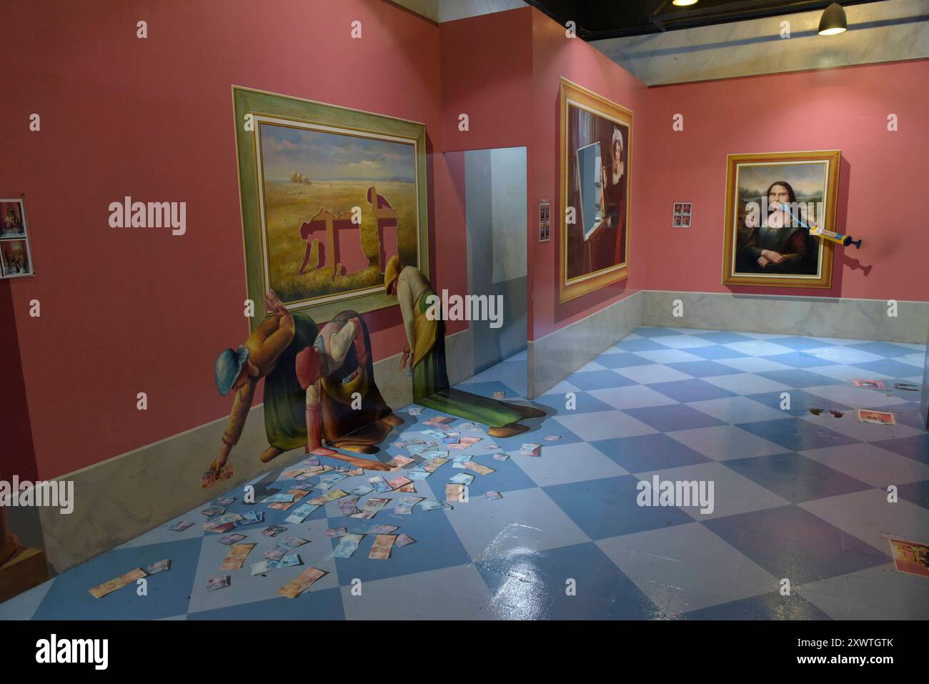 In der Straße Jl. Pintu Besar Utara befindet sich das sehenswerte Magic Art 3D. Unter anderem werden hier Kunstwerke berühmter Maler verfremdet gezeigt. *** Dans la rue Jl Pintu Besar Utara est le Magic Art 3D Museum, qui vaut bien une visite. Entre autres choses, des œuvres d'art de peintres célèbres sont montrées ici sous une forme aliénée Banque D'Images