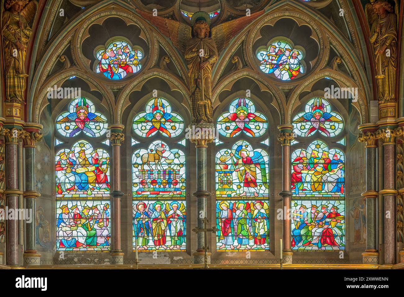 Vitraux de l'église St Mary, Studley Royal, Yorkshire, Angleterre Banque D'Images