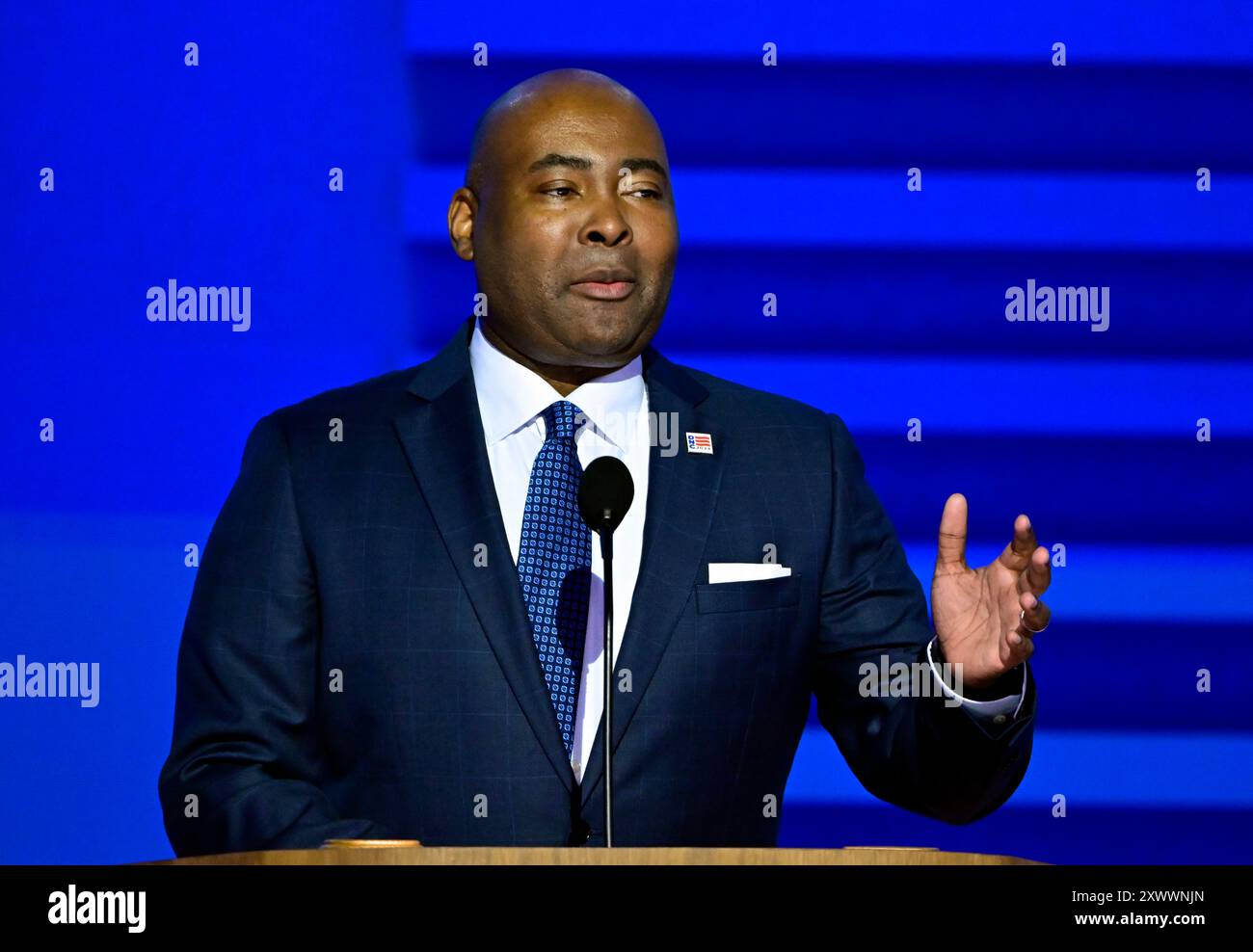 New York. 19 août 2024. Jaime Harrison, président du Comité national démocrate (DNC), prononce une allocution pour ouvrir la Convention nationale démocrate 2024 à Chicago, Illinois, États-Unis, au United Center, le lundi 19 août 2024. Le thème de la convention pour cette soirée est âFor The People.â crédit : Ron Sachs/CNP pour NY Post (RESTRICTION : NO Daily mail. AUCUN journal de New York ou du New Jersey ni aucun journal dans un rayon de 75 milles autour de New York.) Crédit : dpa/Alamy Live News Banque D'Images