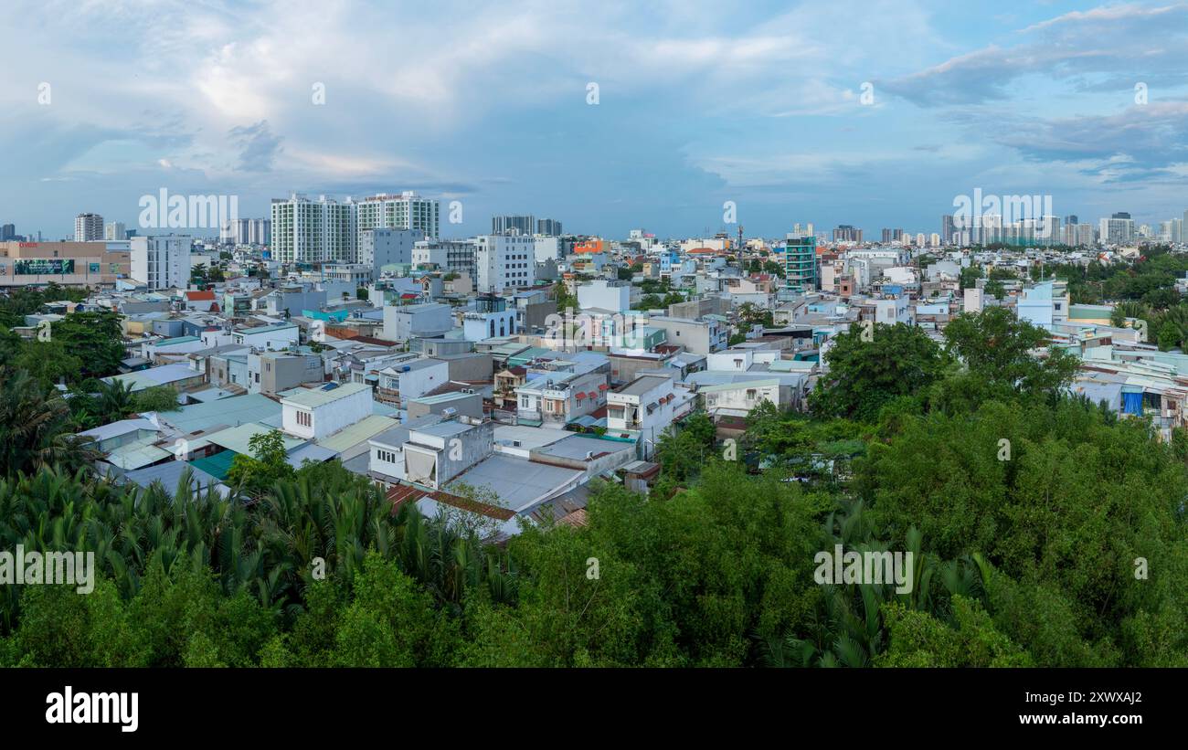 10 juillet 2024 : vue de l'après-midi du district 7, Ho Chi Minh ville, Vietnam Banque D'Images