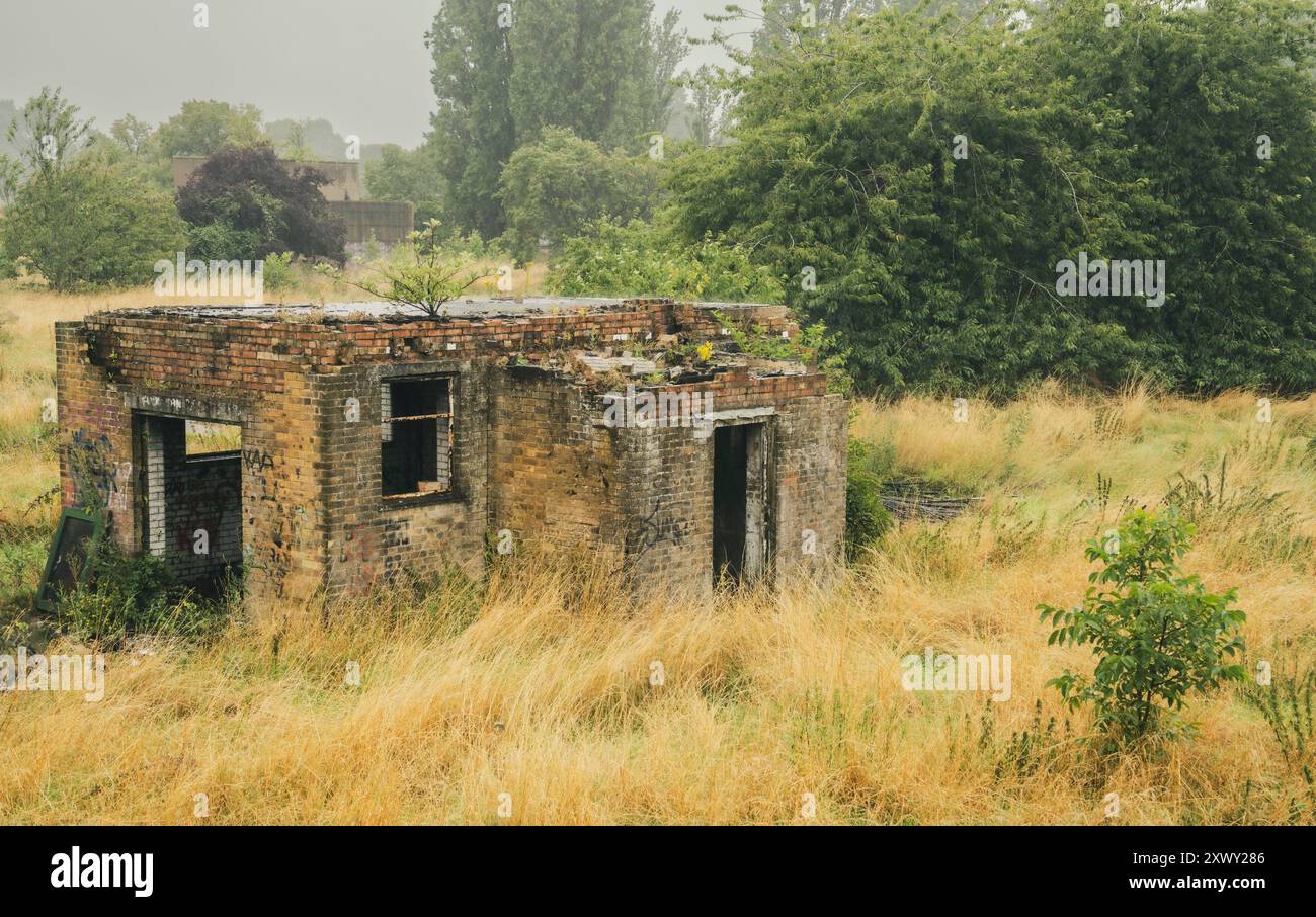 Bâtiment abandonné dans une ancienne base de la RAF Banque D'Images