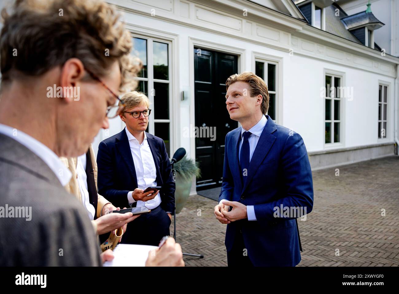 DEN HAAG - 21/08/2024, le ministre de la Défense Ruben Brekelmans lors du défilé au Catshuis où les membres du cabinet se réunissent pour le premier conseil budgétaire sur le budget d'un million de dollars qui sera présenté sur Prinsjesdag. Les ministres négocieront dans les semaines à venir comment faire face à des revers financiers de milliards d'euros. ANP ROBIN VAN LONKHUIJSEN pays-bas OUT - belgique OUT Banque D'Images