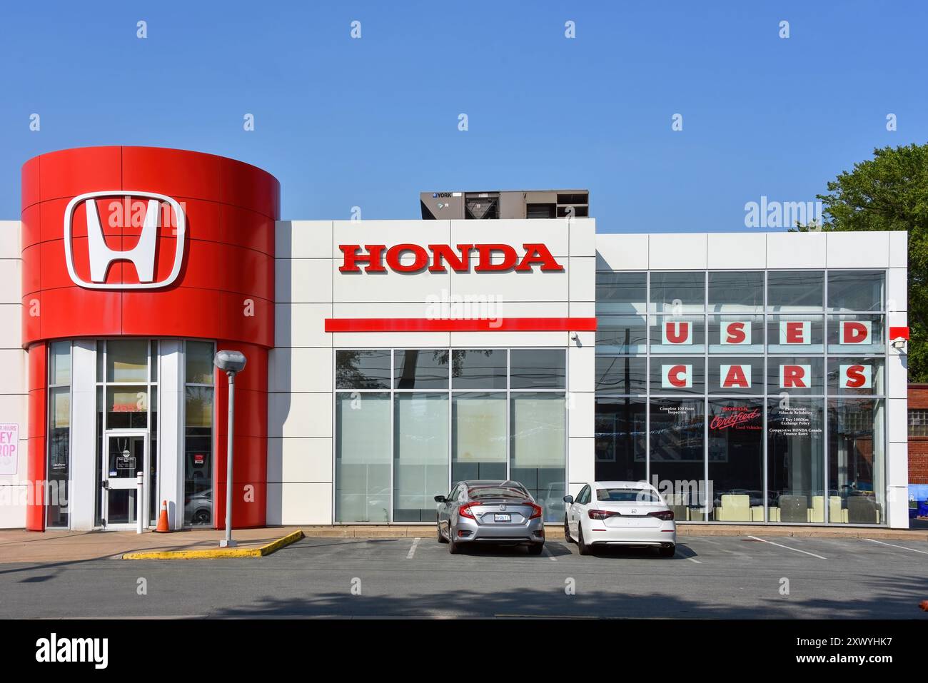 Honda, concessionnaire, automobile, voitures d'occasion, logo, fabricant, détail, concessionnaire, véhicules électriques à batterie, automobile, voiture, moto, électrique, propre Banque D'Images