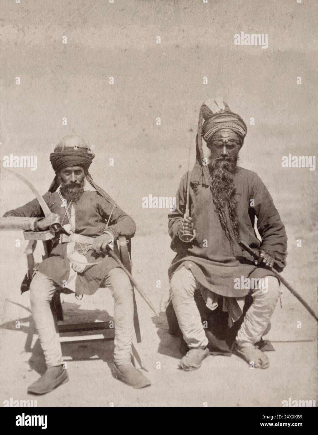 Deuxième guerre anglo-afghane. Photo vintage de Gurus Sikh attaché aux régiments du Pendjab. Afghanistan. 1878-1880 Banque D'Images