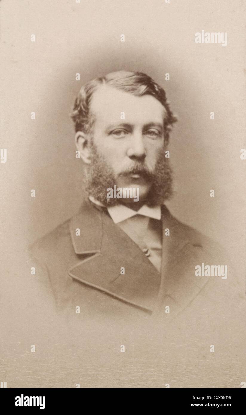 Sir James Fergusson, 6e baronnet, gouverneur de Bombay. Sir James Fergusson, 6e baronnet GCSI KCMG PC DL (1832–1907) est un soldat britannique, homme politique conservateur et administrateur colonial. Banque D'Images