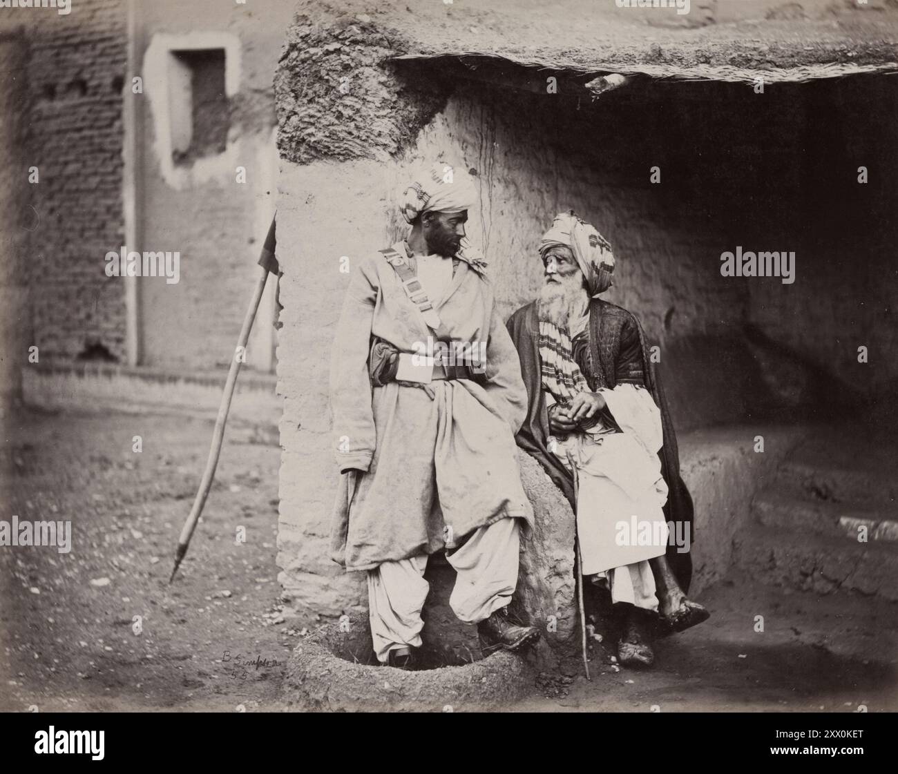 La vie en Afghanistan à la fin du XIXe siècle. Photo vintage de afghans Horse Dealers. Afghanistan. 1878-1880 Banque D'Images