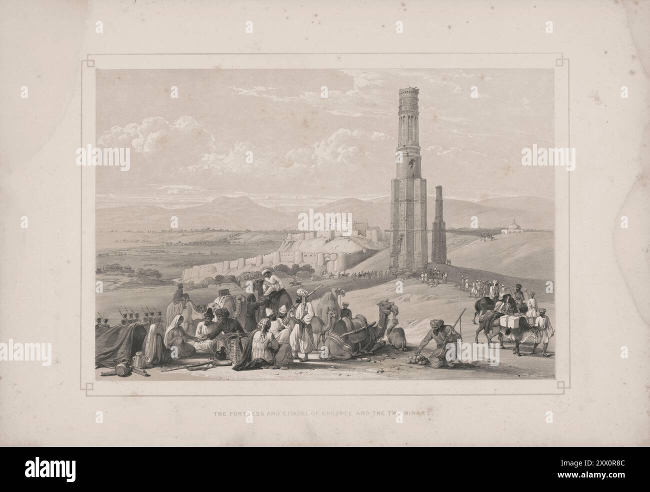 Première guerre anglo-afghane. La forteresse et la Citadelle de Ghazni et les deux minarets. 1840-1850. Croquis de Jas. Atkinson, esq. Cette vue de Ghazni possède un intérêt considérable, ayant été le théâtre d'une attaque réussie par les Britanniques, sous le commandement de Lord Keane, mais qui, hélas! A depuis capitulé, les troupes ayant été attaquées par les Ghazees, un terrible massacre s'ensuivit, une centaine seulement des sepoys, avec le colonel Palmer et plusieurs autres officiers britanniques de l'établissement de Bombay, fuyant de justesse leur vie. En approchant des murs de cette forteresse, il y a un con-sid Banque D'Images