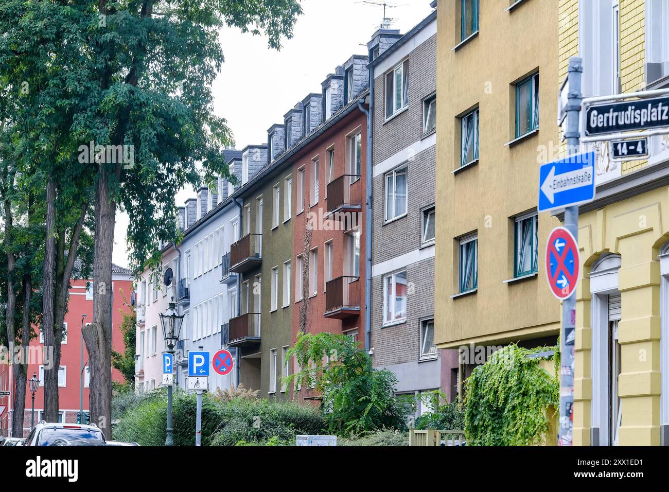 Düsseldorf 21.08.2024 Wohnungen Wohnungsnot Mietswohnung Mietshaus Miete Mietspiegel Mietpreis Sozialwohnung Immobilien Wohnraummangel Wohnung Baustelle Neubau Mehrfamilienhaus Mietshaus Miete Mietspiegel Mietpreisspiegel Immobilie Wohnungsmangel Baustau Wohnimmobilie Wohnungsimien Mietprest Büro Büros Grundsteuererklärung Banque D'Images