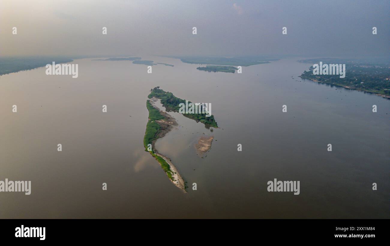 Aérien du fleuve Congo, Mbandaka, province de l'Équateur, République démocratique du Congo, Afrique Banque D'Images