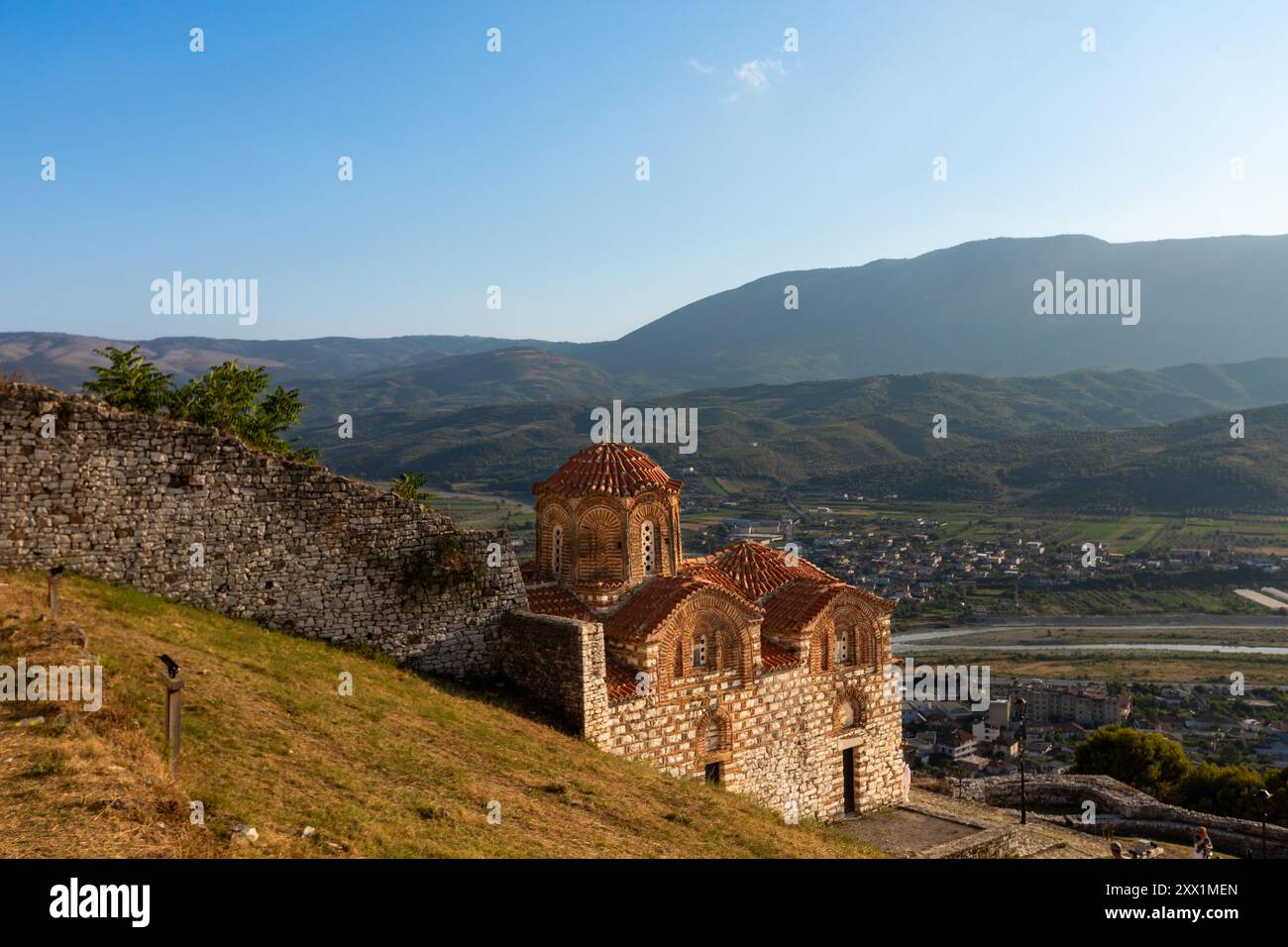 Vue de l'église de la Sainte Trinité, Berat, Albanie, Europe Banque D'Images Vue de l'église de la Sainte Trinité, Berat, Albanie, Europe Banque D'Images