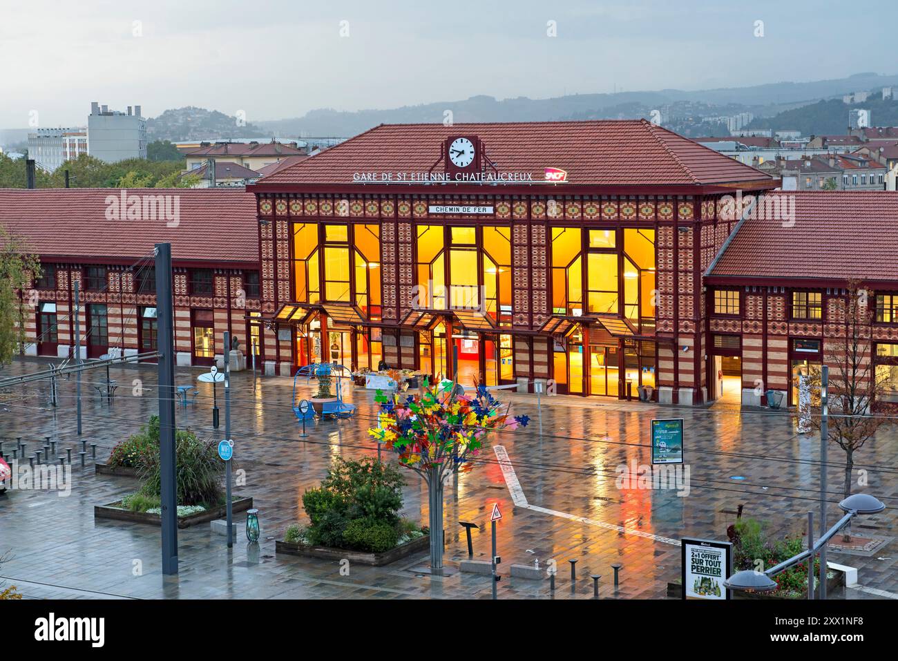 Gare de Saint-Etienne-Chateaucreux, Saint-Etienne, Loire Department, Auvergne-Rhône-Alpes region, France, Europe Banque D'Images