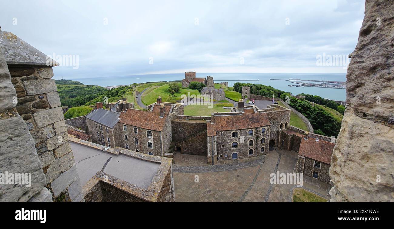 Vue du château de Douvres, Douvres, Kent, Angleterre, Royaume-Uni, Europe Banque D'Images