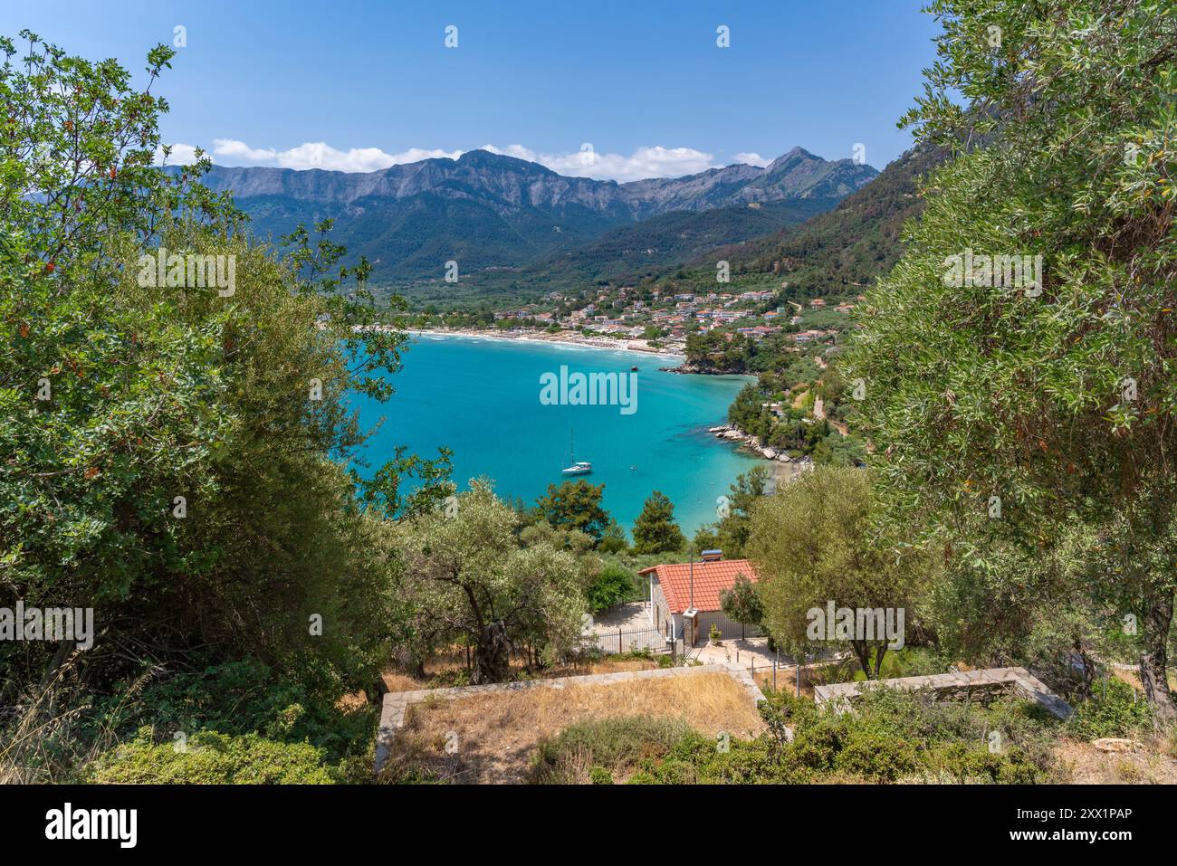 Vue de la côte et Golden Beach à Chrysi Ammoudia, Thassos, mer Égée, îles grecques, Grèce, Europe Banque D'Images
