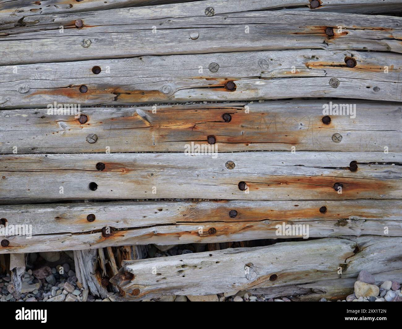 L'épave en bois des Swiks, échouée en 1926 à Trollskagen, est archéologiquement importante et fait partie fascinante du patrimoine maritime suédois. Banque D'Images