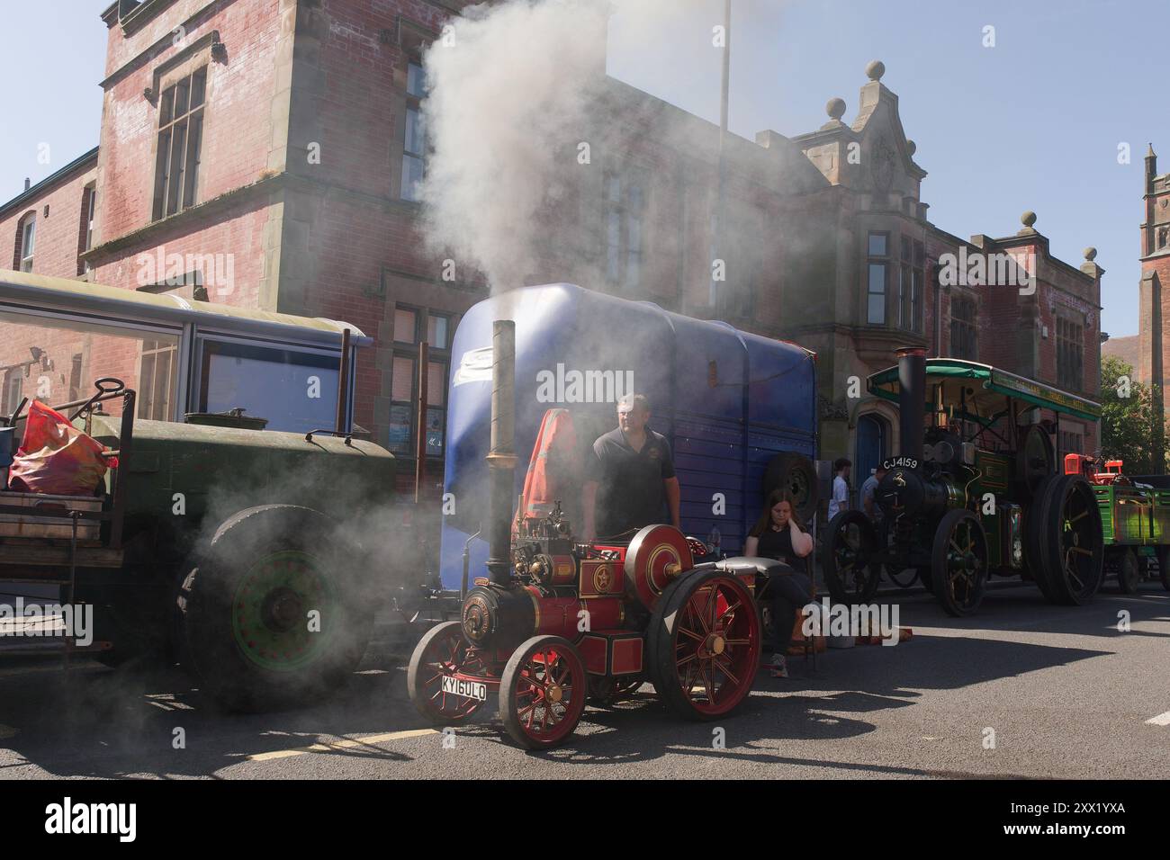 Ancien moteur de traction de travail sur un écran Banque D'Images