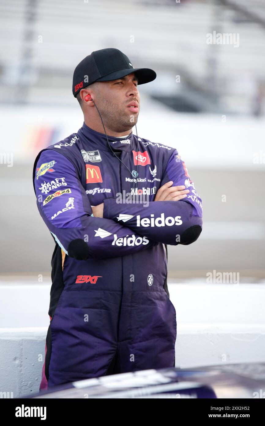 Richmond, Virginie, États-Unis. 10 août 2024. Bubba Wallace marche devant sa voiture avant de se qualifier pour le Cook Out 400 à Richmond, va, USA. (Crédit image : © Walter G. Arce Sr./ASP via ZUMA Press Wire) USAGE ÉDITORIAL SEULEMENT! Non destiné à UN USAGE commercial ! Banque D'Images