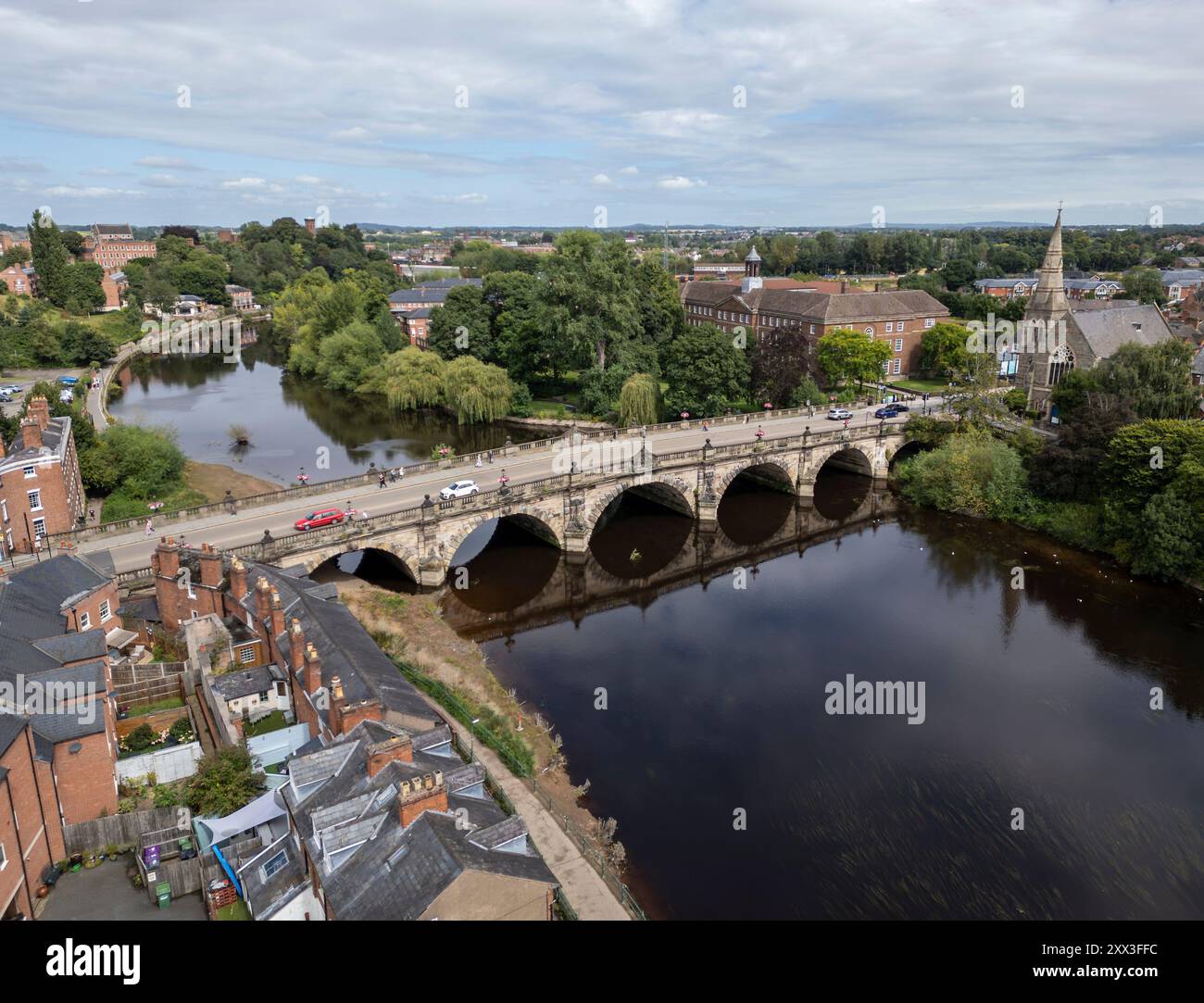 Aérien, le pont anglais au-dessus de la rivière Severn, Shrewsbury, Shropshire, Angleterre Banque D'Images