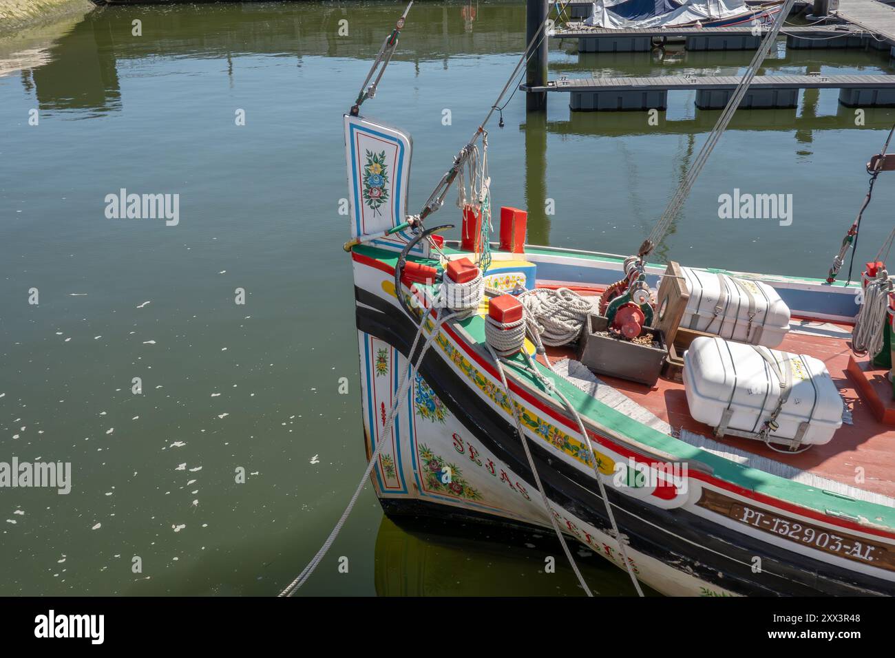 Gros plan détail d'Un Bote de Fragata 'Sejas Feliz' Un bateau portugais traditionnel sur le Tage, bateau touristique croisière au coucher du soleil Banque D'Images