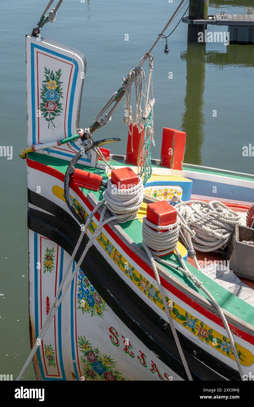 Gros plan détail d'Un Bote de Fragata 'Sejas Feliz' Un bateau portugais traditionnel sur le Tage, bateau touristique croisière au coucher du soleil Banque D'Images