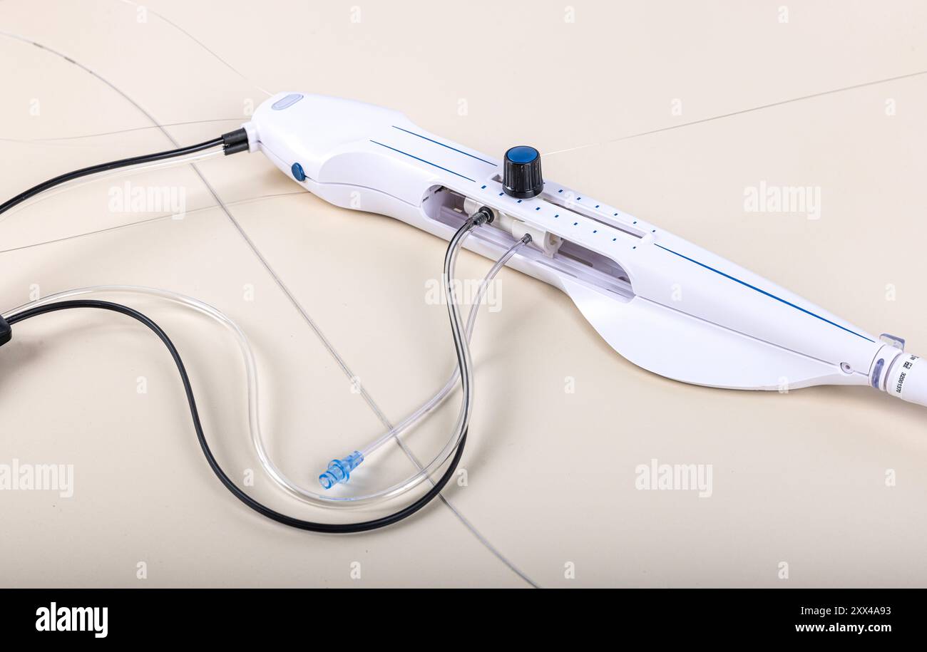 Console du système d'athérectomie rotative, athérectomie coronaire. Le système d'athérectomie rotationnelle ROTAPRO dispose d'un Advanced qui est utilisé pour contrôler M. Banque D'Images