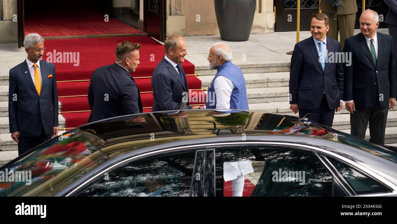 Varsovie, Pologne. 22 août 2024. Inde le premier ministre Narendra Modi rencontre son homologue Donald Tusk à Varsovie, en Pologne, le 22 août 2024. Modi est en visite de deux jours en Pologne, après quoi il visitera Kiev, en Ukraine. (Photo de Jaap Arriens/Sipa USA) crédit : Sipa USA/Alamy Live News Banque D'Images