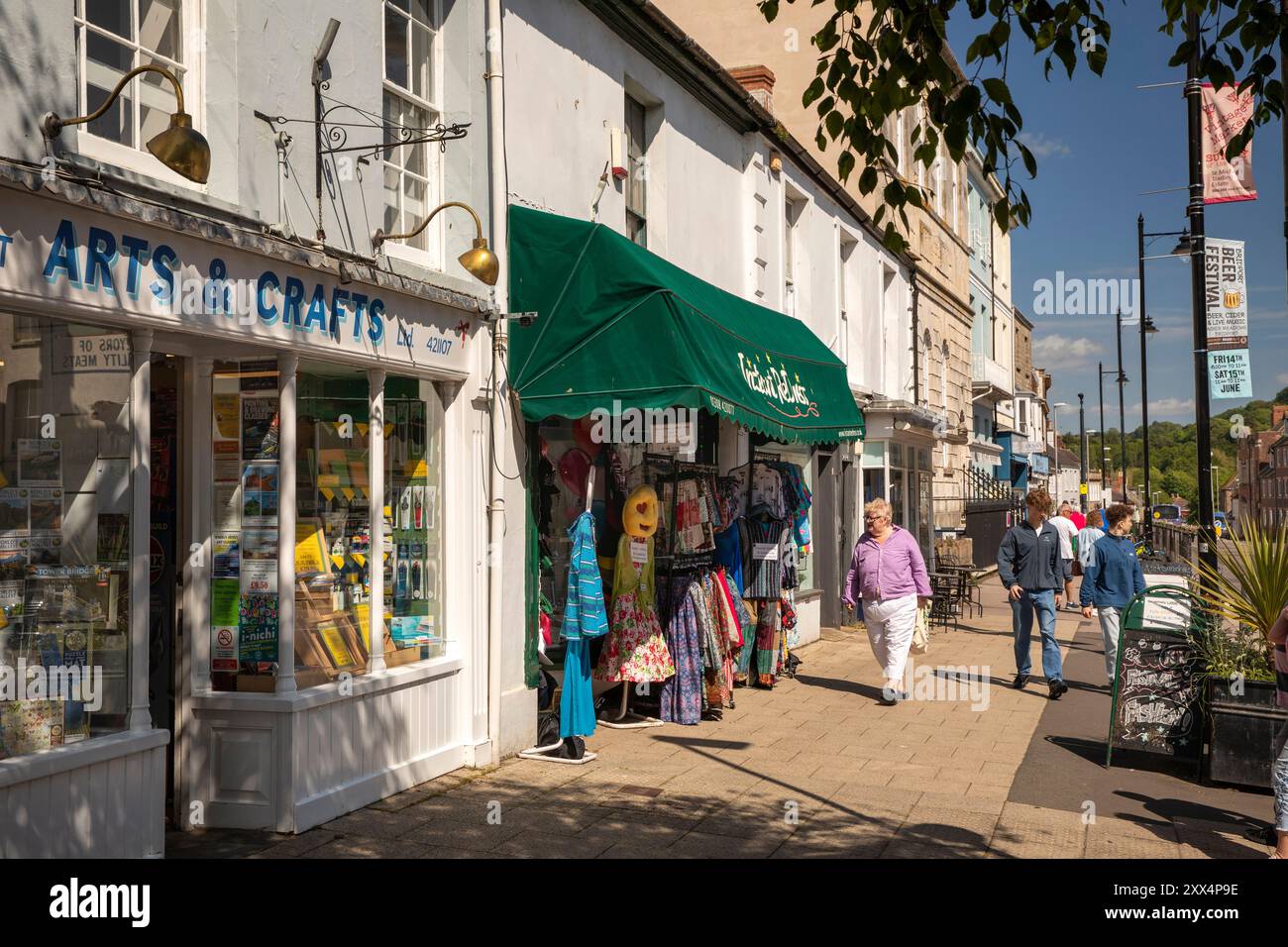 Royaume-Uni Angleterre, Dorset, Bridport, East Street, magasins Banque D'Images
